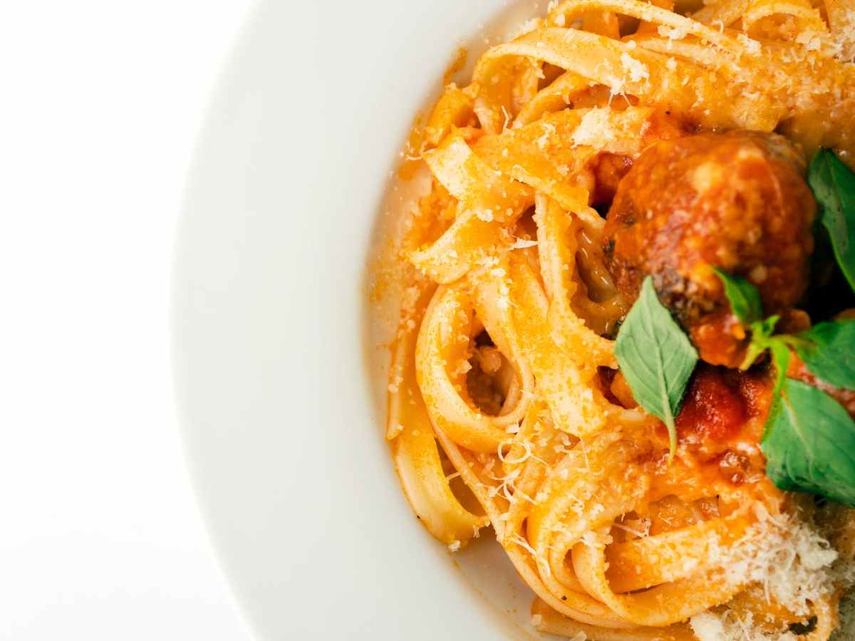 Baked Beef Meatballs with Pasta (Spaghetti and&nbsp;Meatballs)