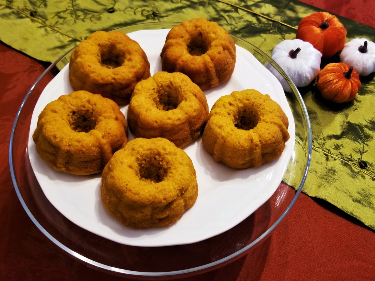 Mini Vegan Pumpkin Bundt&nbsp;Cakes